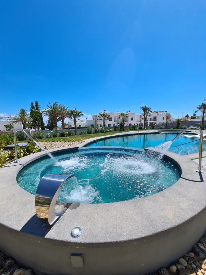 Residence Bali Torrevieja Eksteriør billede